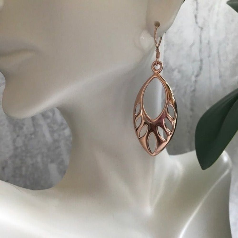 18k rose gold plated laser cut hollow dr